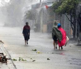 Ilustrasi hujan deras disertai angin kencang bakal melanda kabupaten/kota di Riau (foto/int)